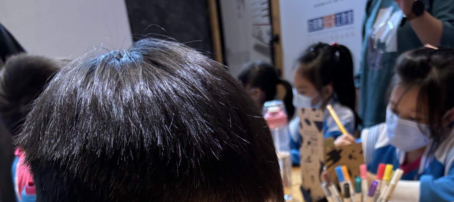 Esperienza creativa di pittura e creazione di ceramiche portafortuna a forma di tartaruga a Guishan 